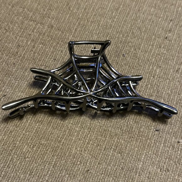 Spider Web Hair Clip Claw 4”long X 2” High  Dark Silver Color Goth Emo Punk New - Picture 1 of 6
